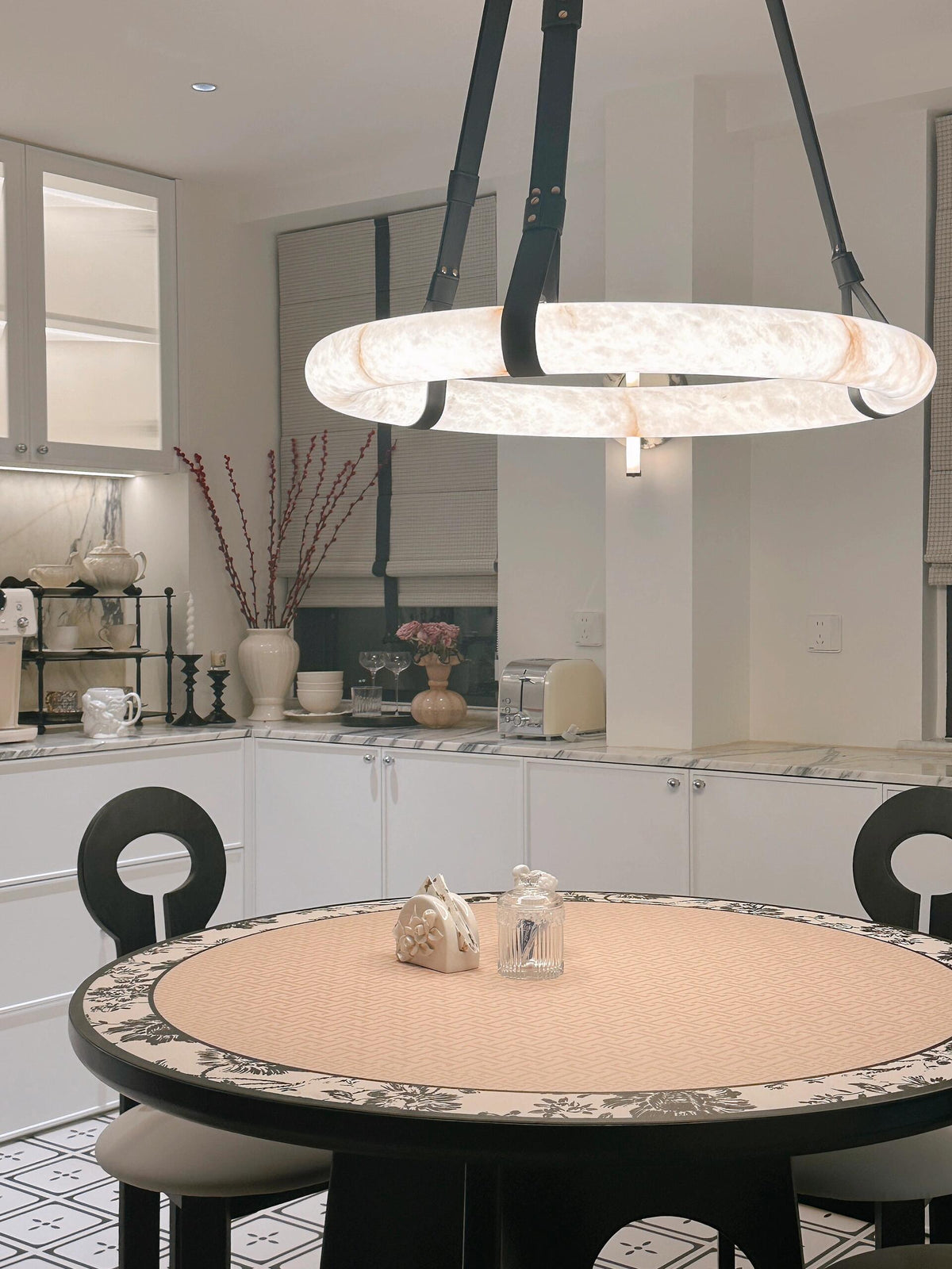 Modern Round Alabaster Chandelier for Living Room/Bedroom