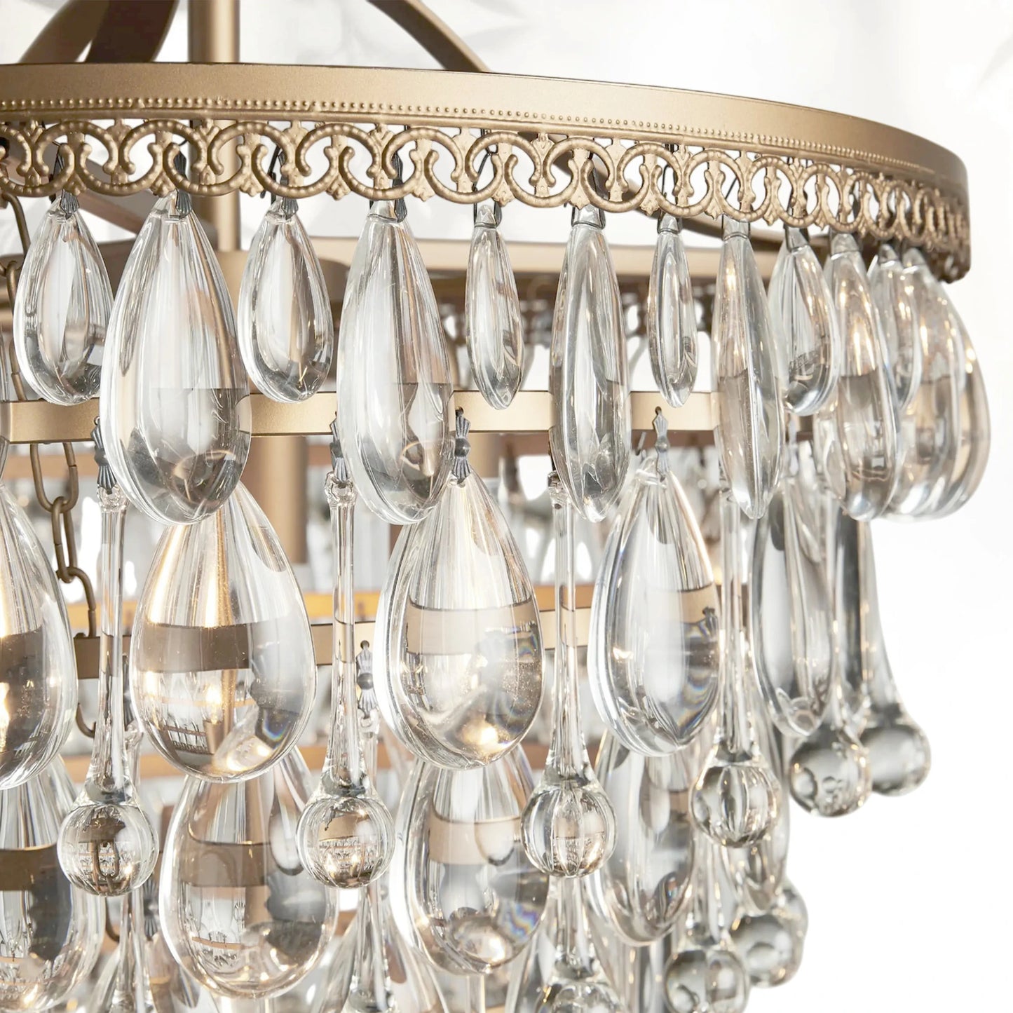 Anabella Round Chandelier 17''23''H