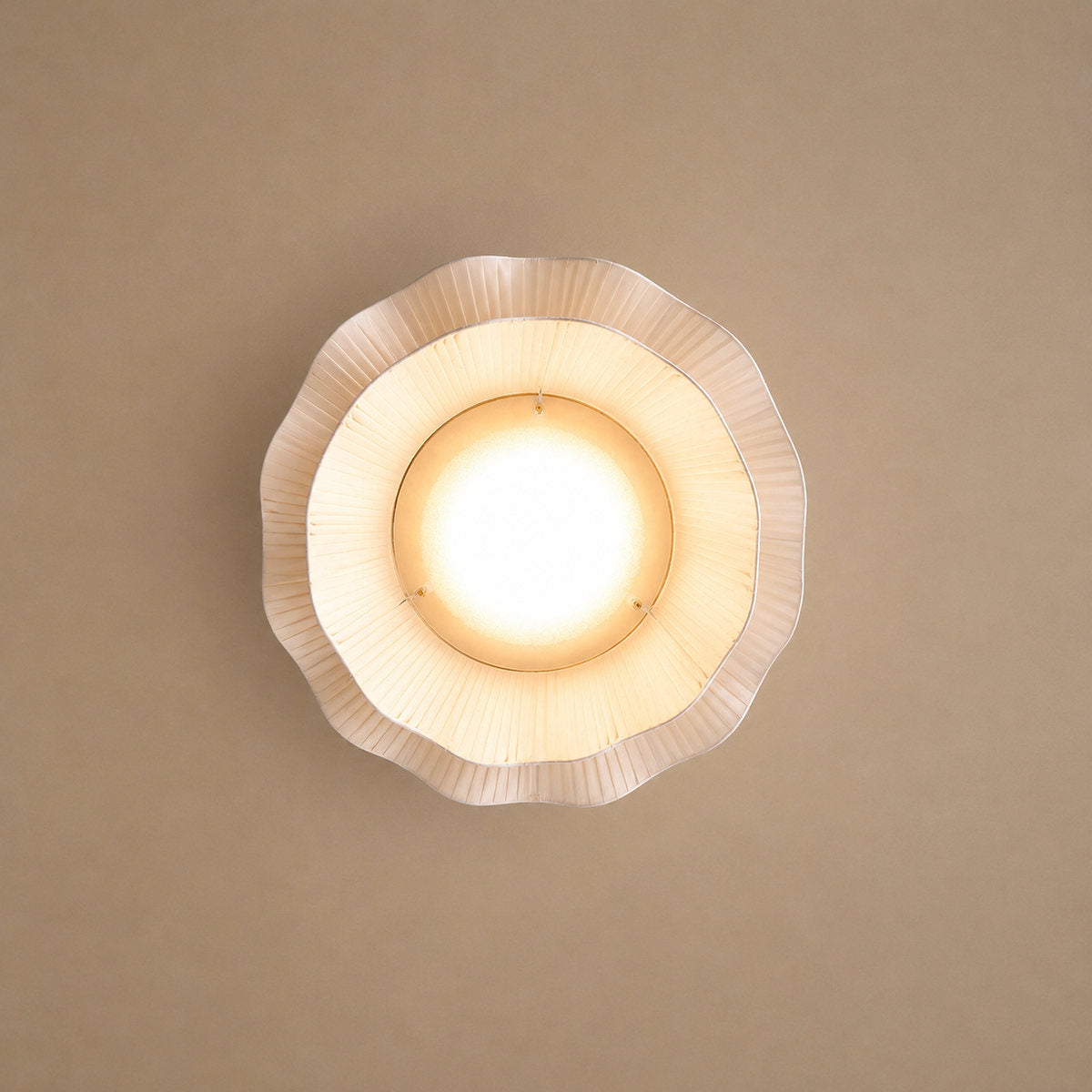 Tricolordeer Pleated Brass Flush Mount Ceiling Lamp