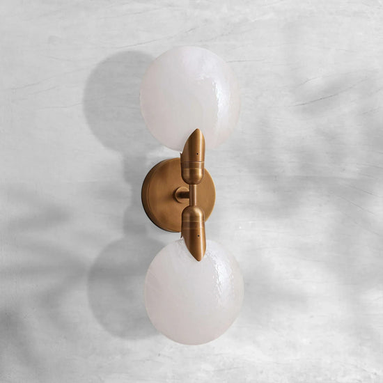 Tricolorbeer Petal Bloom Double Sconce - Background Shot