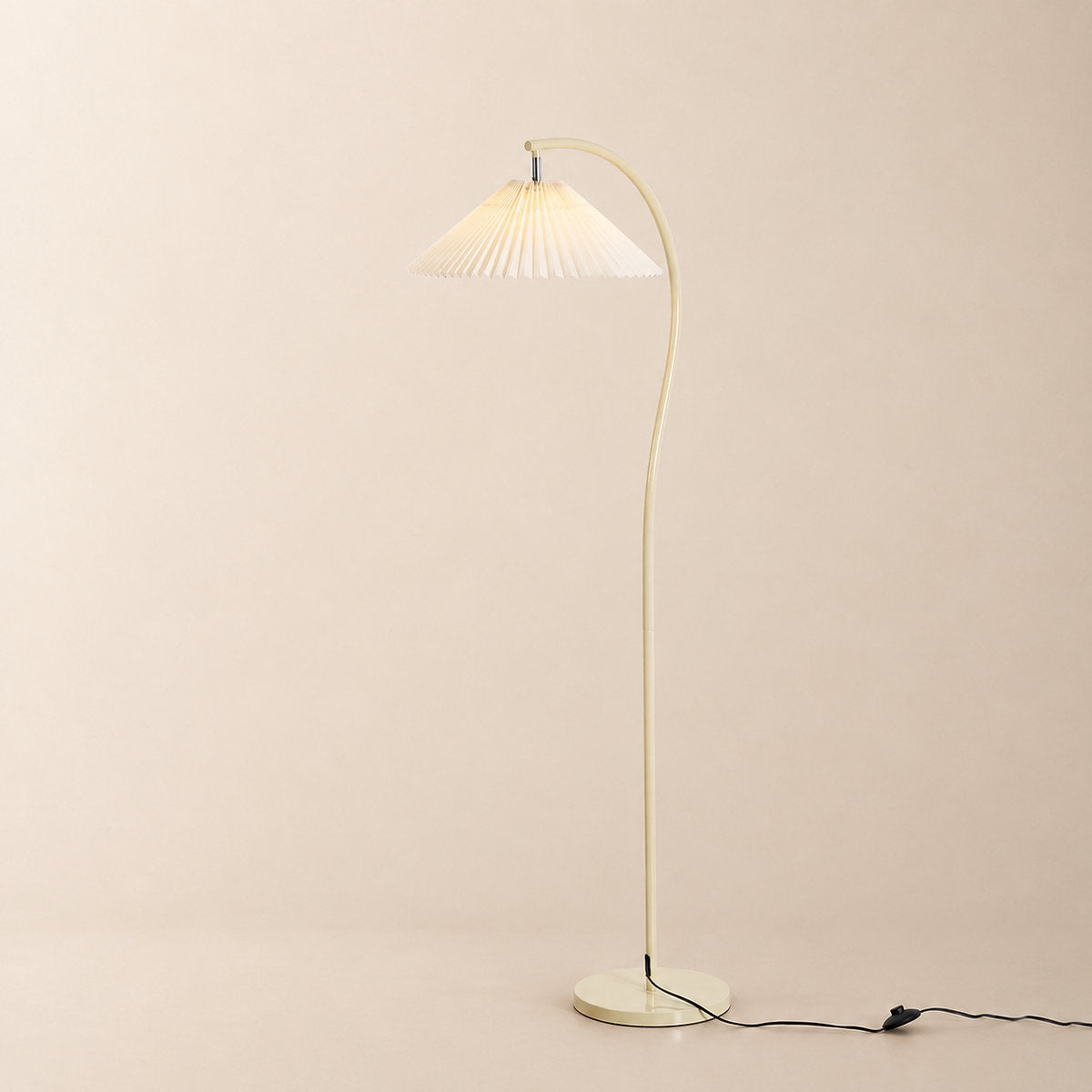 Tricolordeer Linen and Wood Standing Lamp