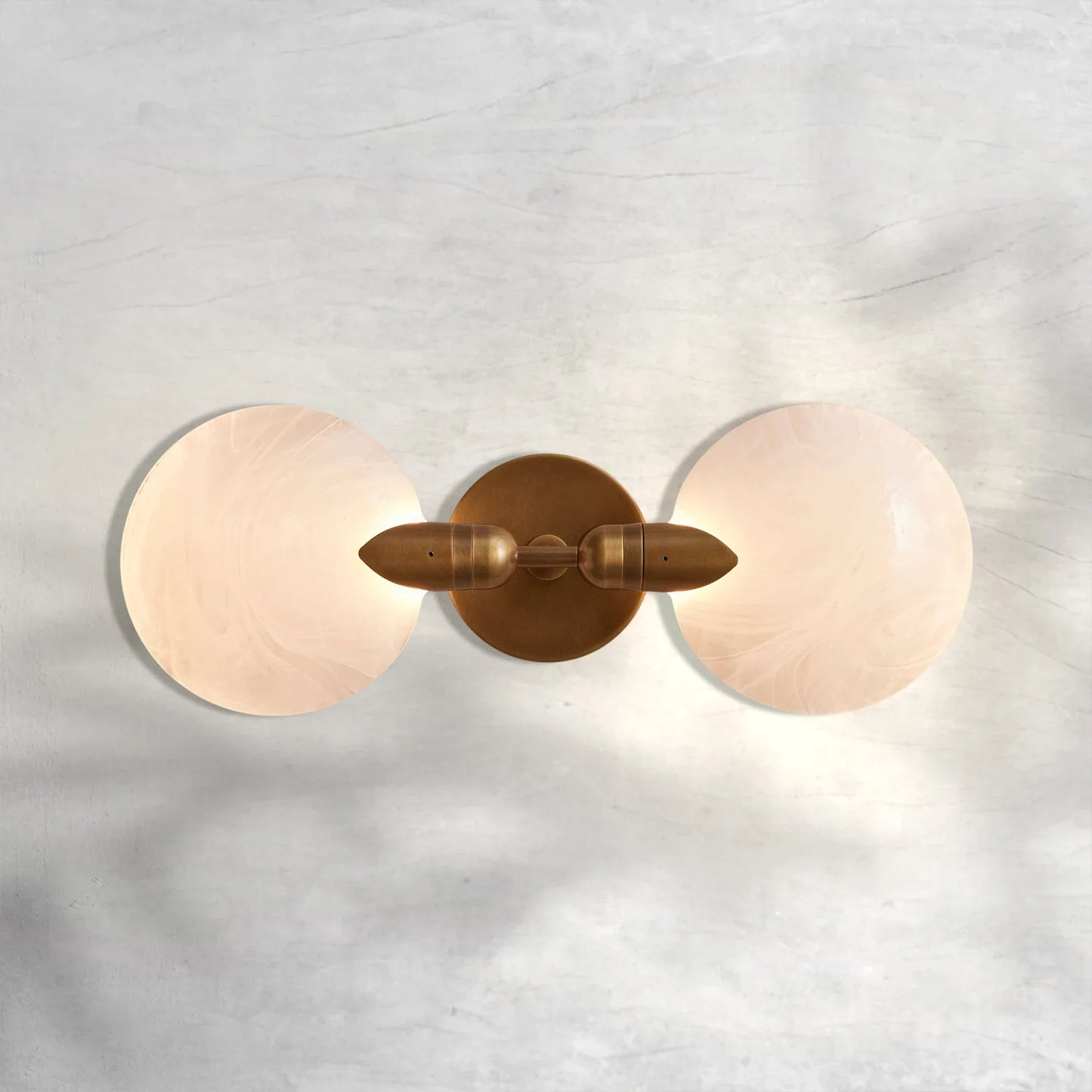 Tricolorbeer Petal Bloom Double Sconce - Background Shot