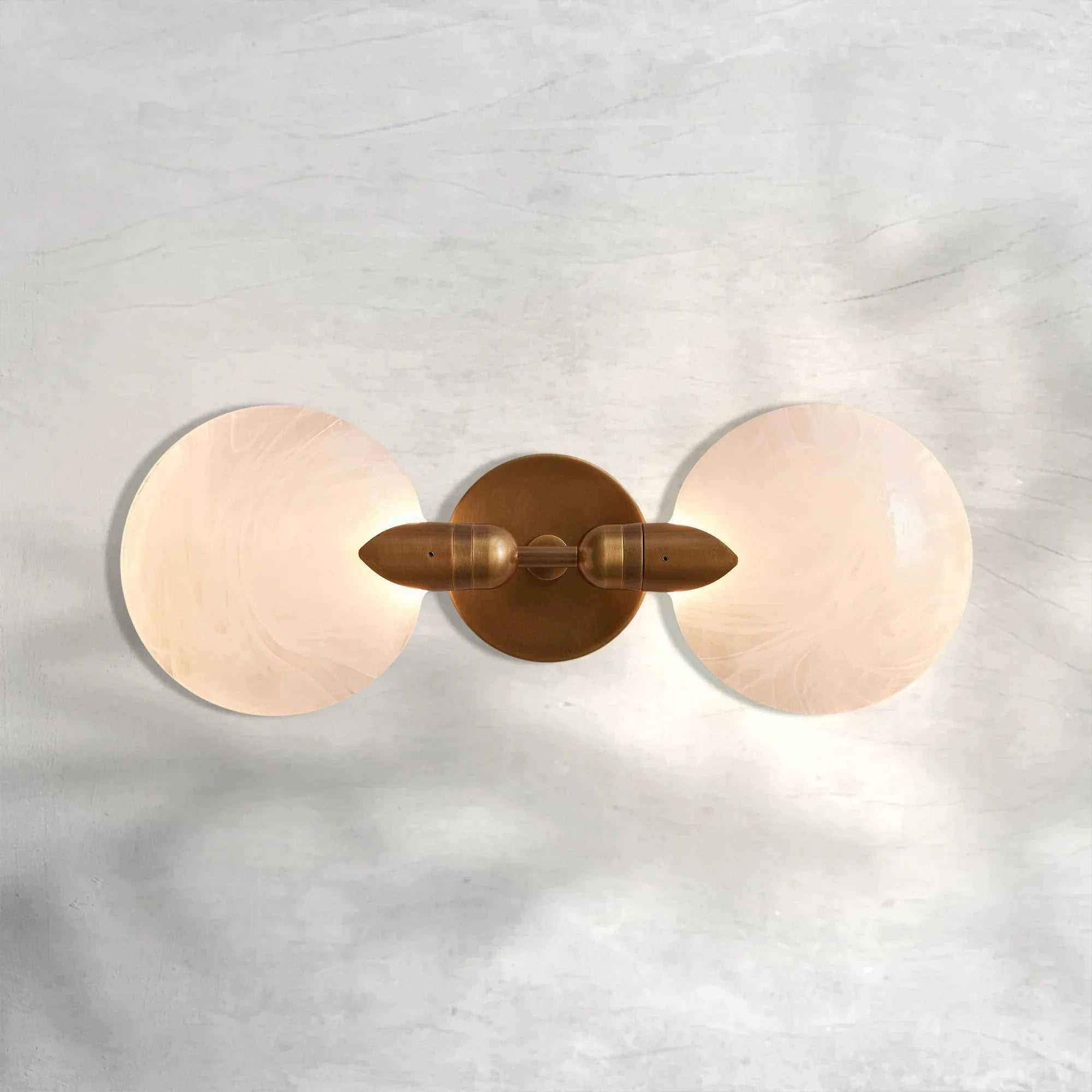 Tricolorbeer Petal Bloom Double Sconce - Background Shot