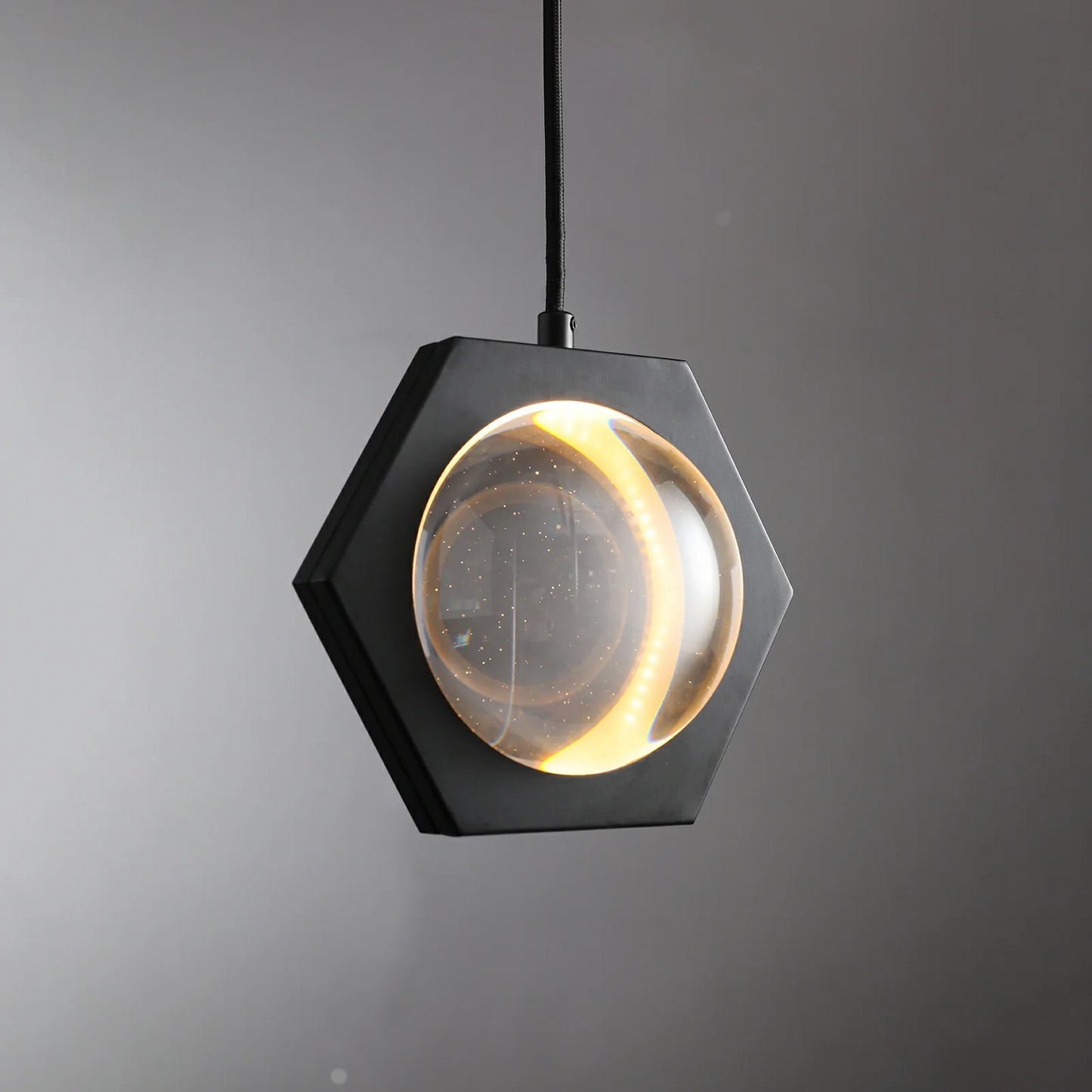 Noctaris Grand Pendant
