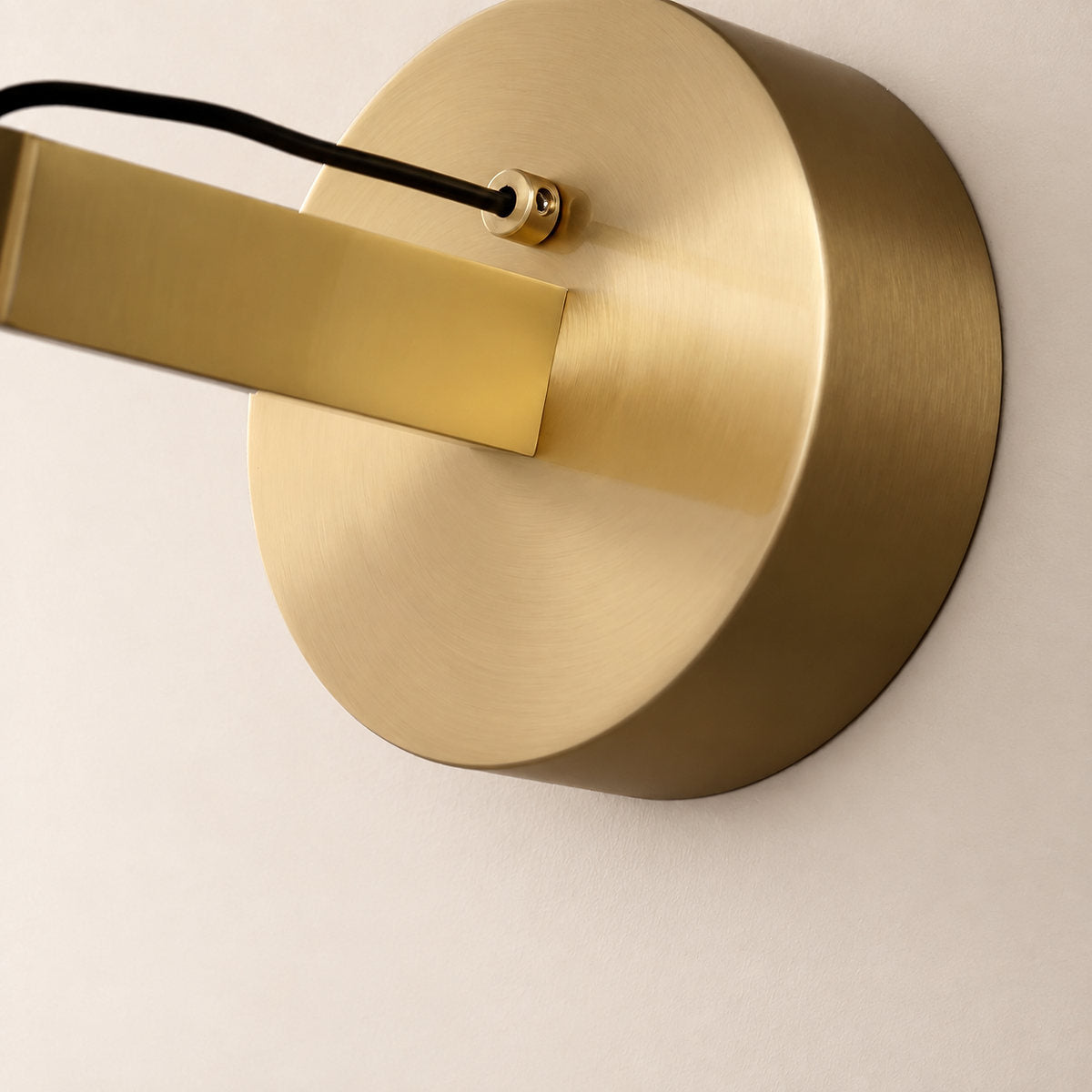 Brass Line Wall Lamp, 3.9-Inch x H 23.6-Inch, Brass, Warm Light for Living Room