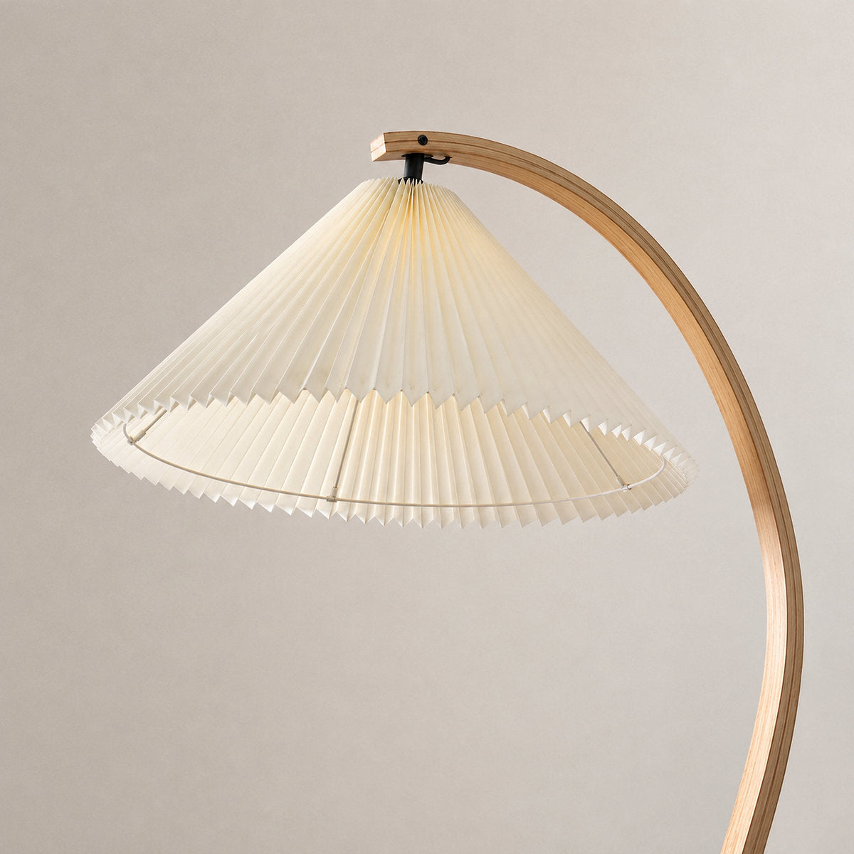 Tricolordeer Beech Wood and Linen Floor Lamp