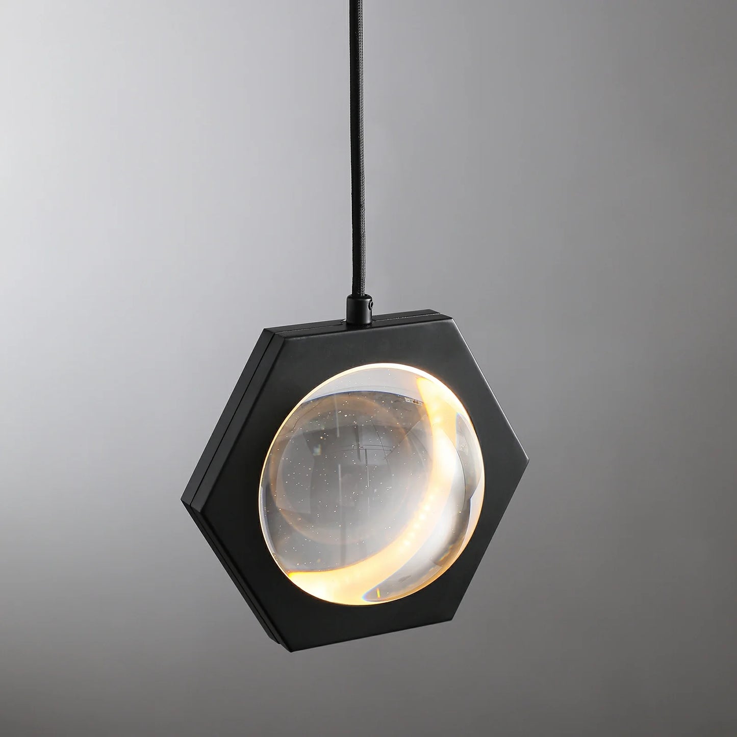 Noctaris Grand Pendant