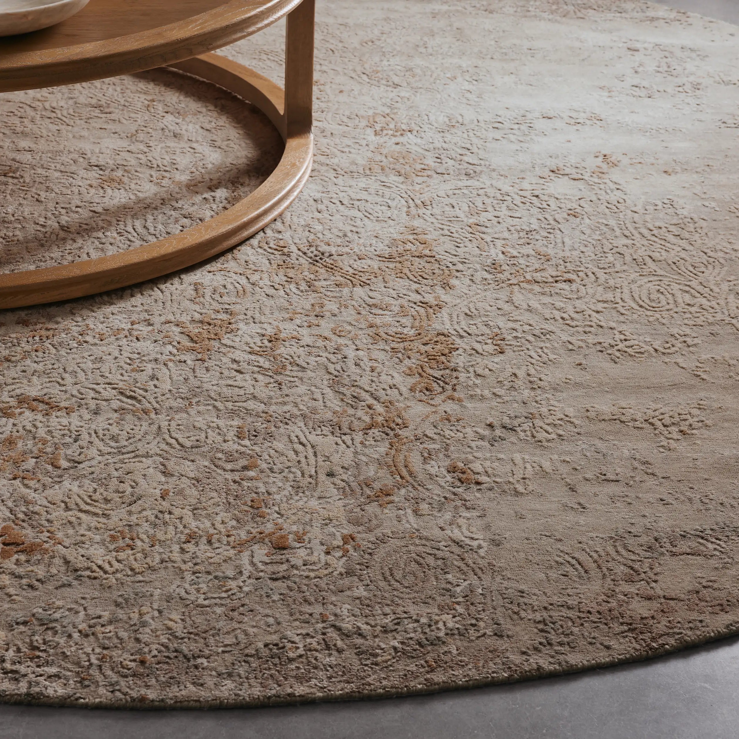 Zealand Hand-Knotted Round Rug