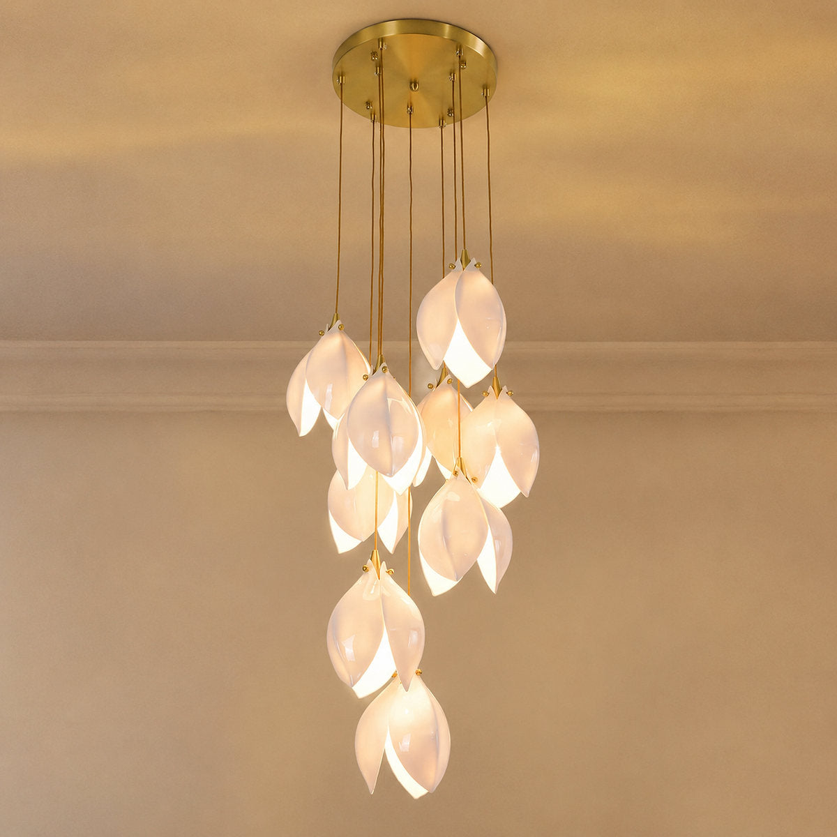 Petal Pendant Light with Versatile Configurations